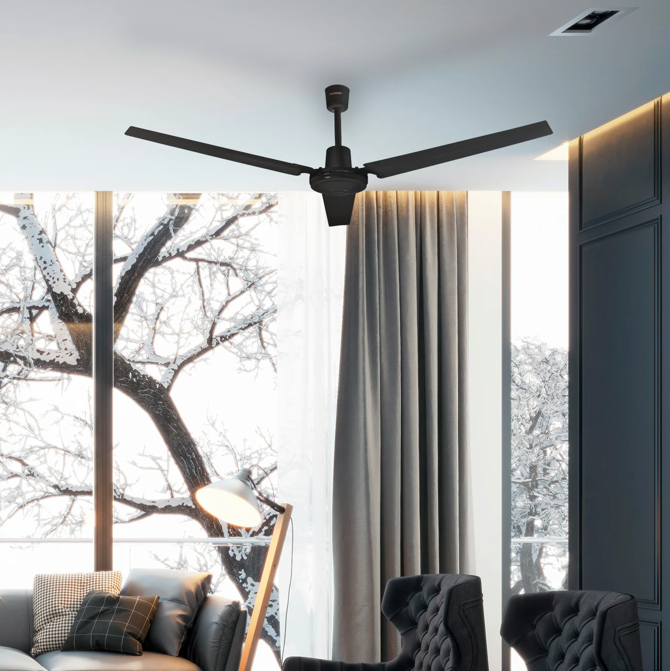 Ventilador Icarus 56″ Negro instalado en sala amplia